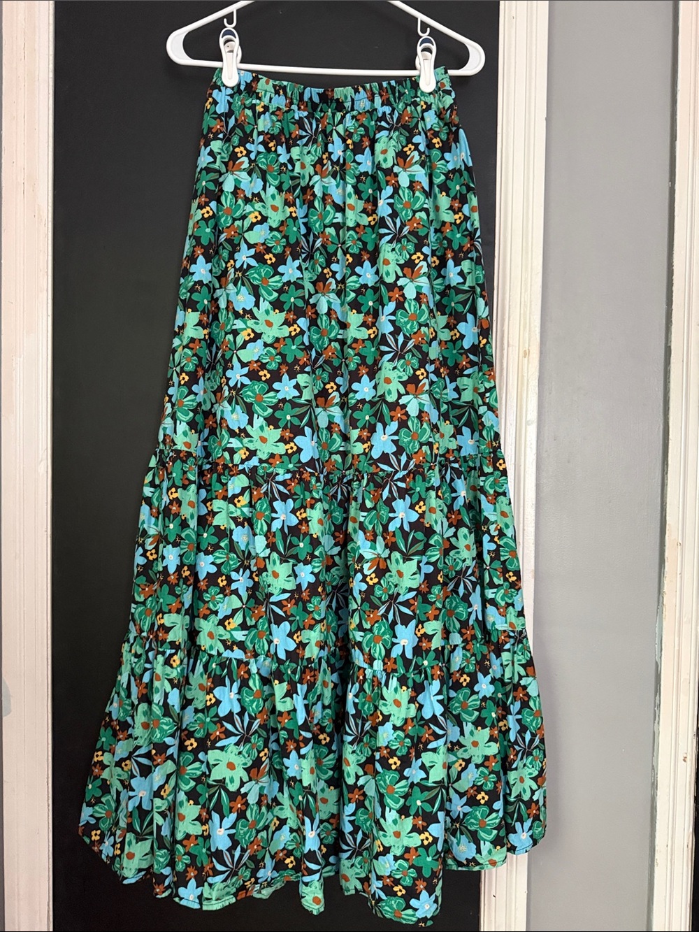 Aakaa Tiered Floral Cotton A-Line Maxi Skirt Size: M Length: 41”